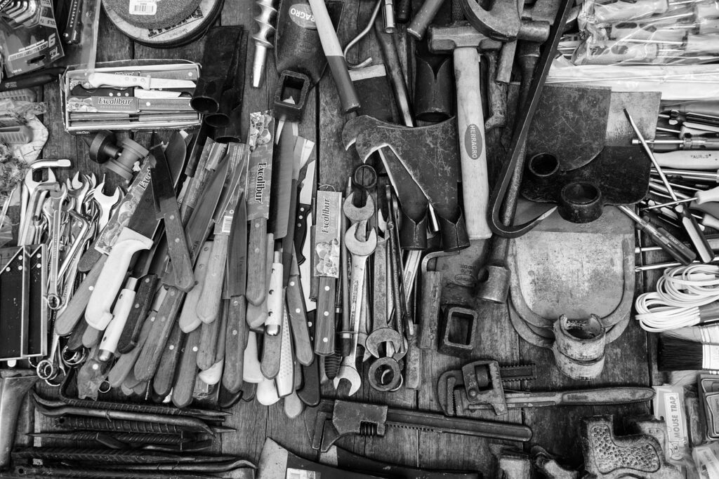 hardware and metal fittings