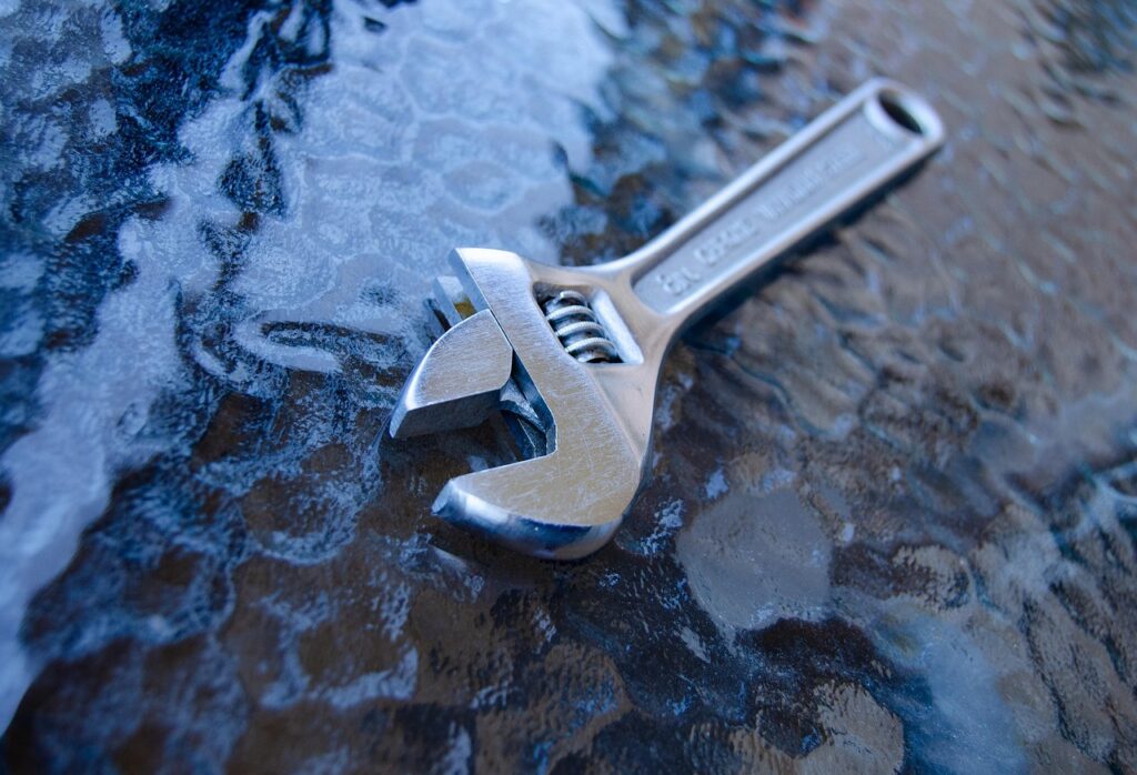 hardware and metal fitings