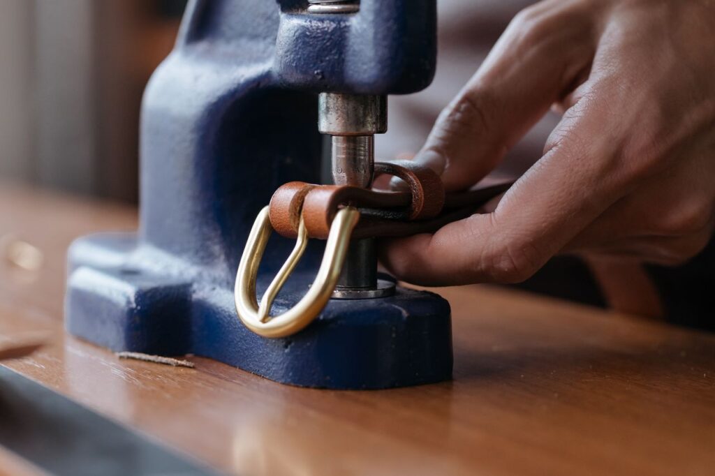 hardware and metal fitings