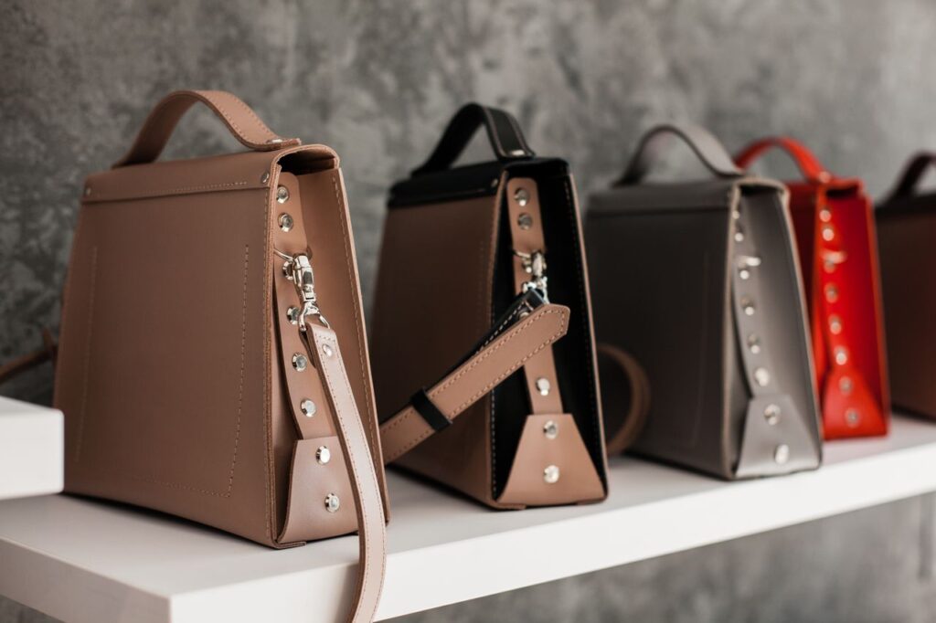Leather Handbags & Tote Bags Manufacturer